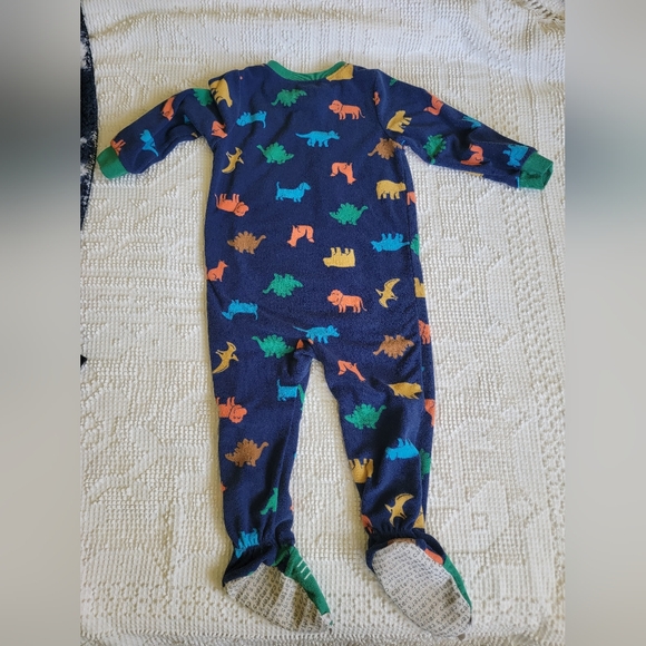 2T Bundle - Nike Jacket, Carters Dinosaur PJs, Baby Yoda Shirt - Picture 6 of 9